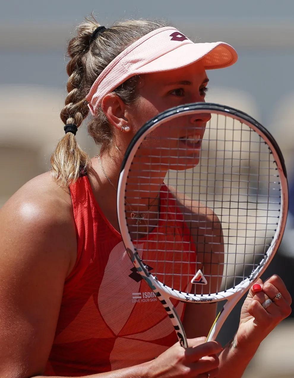 九游在线登录 -关于阿扎伦卡在加拿大队比赛中夺冠，爆冷引发热议！的信息