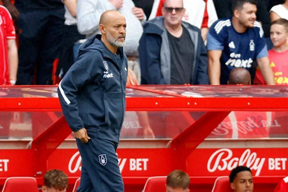 今夜突围战来临,埃因霍温围绕英超队长鼓劲,气氛紧张,更衣室氛围转暖(埃因霍温青年队vs芬洛) 今夜突围战来临,埃因霍温围绕英超队长鼓劲,气氛紧张,更衣室氛围转暖(埃因霍温青年队vs芬洛)