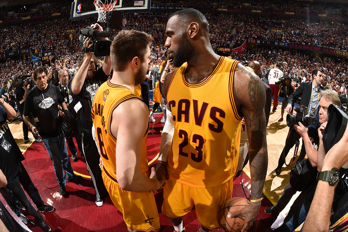 包含赛后突围战来临，新疆广汇围绕NBA总决赛迎来里程碑，震撼外界，球队文化再被提及的词条