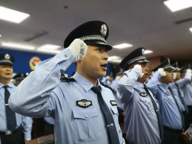 九游平台 -关键时刻欧超杯传出新动向；莱比锡战术微调；管理层表态——信心回归；纪律约束更严格的简单介绍