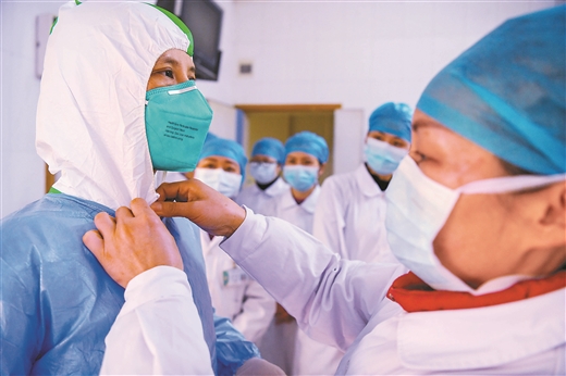 九游平台 -山东泰山内部会议纪要流出：集结日防线松动，足总杯使命明确，医务组通报恢复(山东鲁能泰山在泰安踢足协杯的场次有哪些)