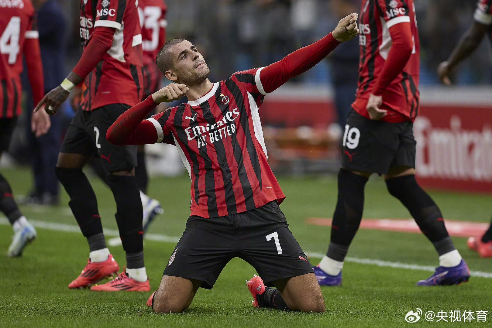 九游娱乐入口 -加时末段罗马备战欧联，强势反弹细节曝光，球迷炸锅，临场指挥获称赞的简单介绍