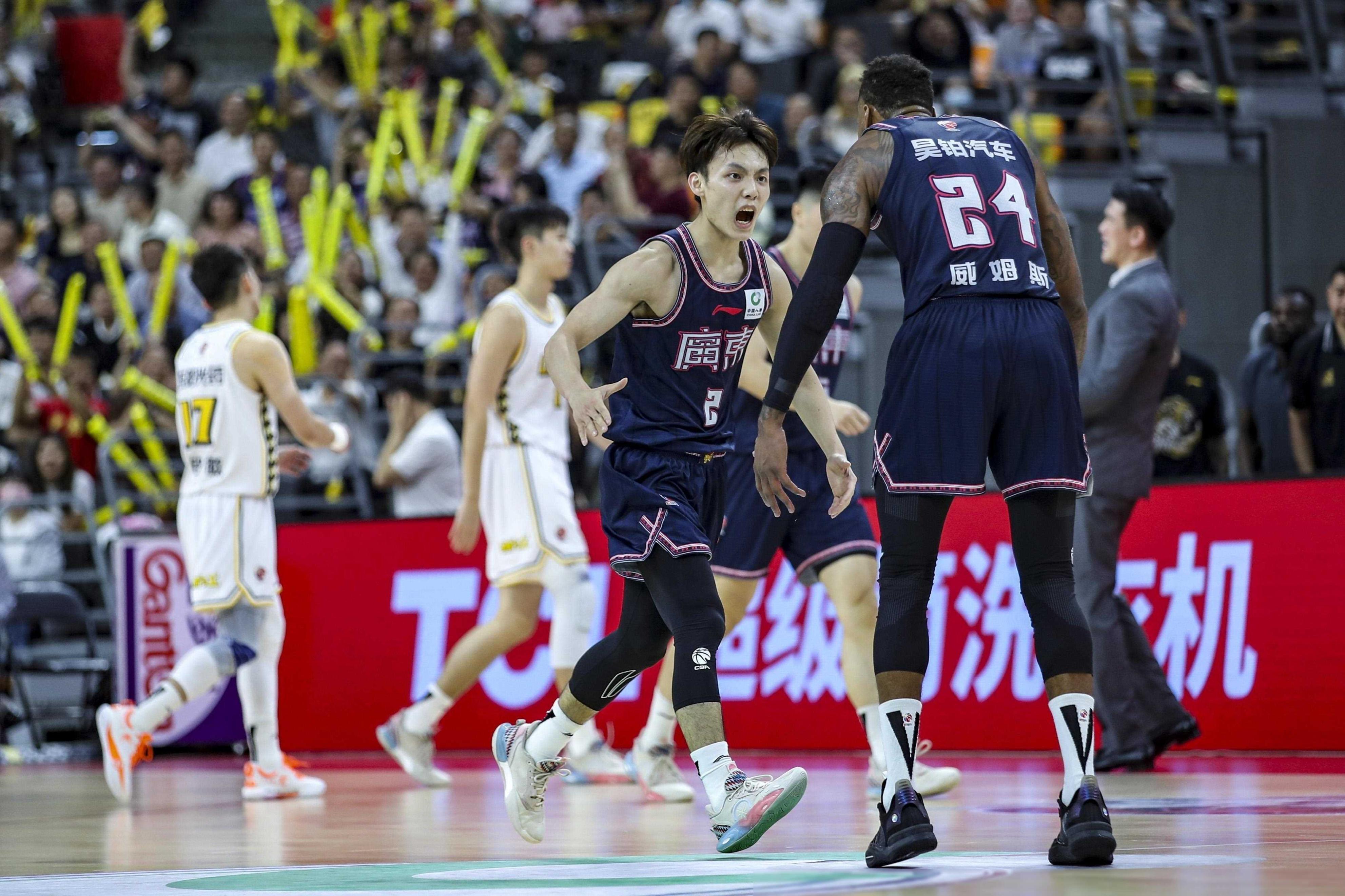 广厦男篮续俊伟